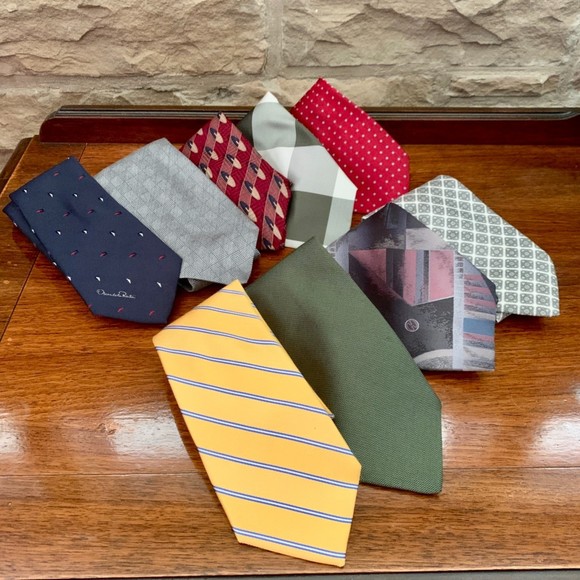 9 VTG Designer Ties Halston Izod JoS. A. Bank, Oscar Del, Brooks Br Cravatteria - Picture 1 of 10